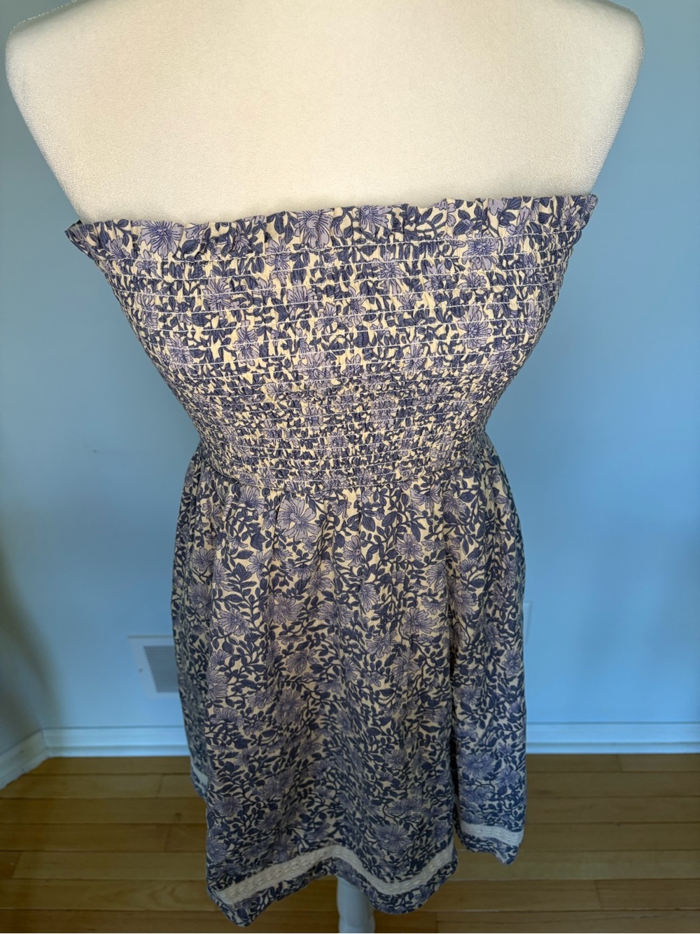 American Eagle Outfitters Blue and White Strapless Floral Sundress